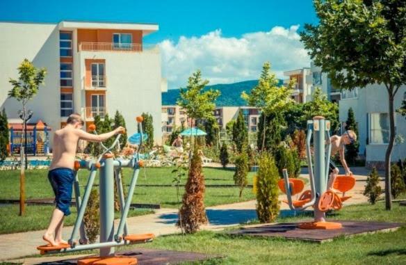 Nessebar Fort Club Apartment 226 Pantai Sunny Bagian luar foto